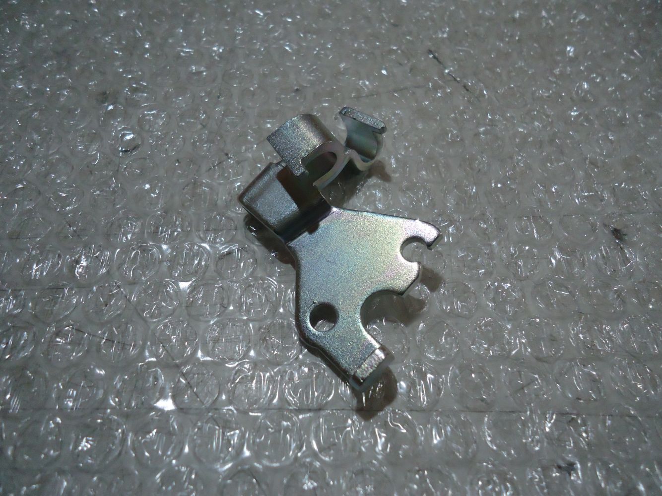 Kawasaki GPZ1000RX Carb Throttle Cable Bracket 