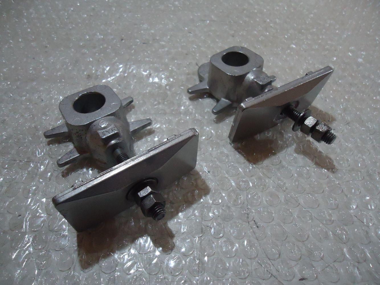 Yamaha FZS600 Fazer Chain Adjusters
