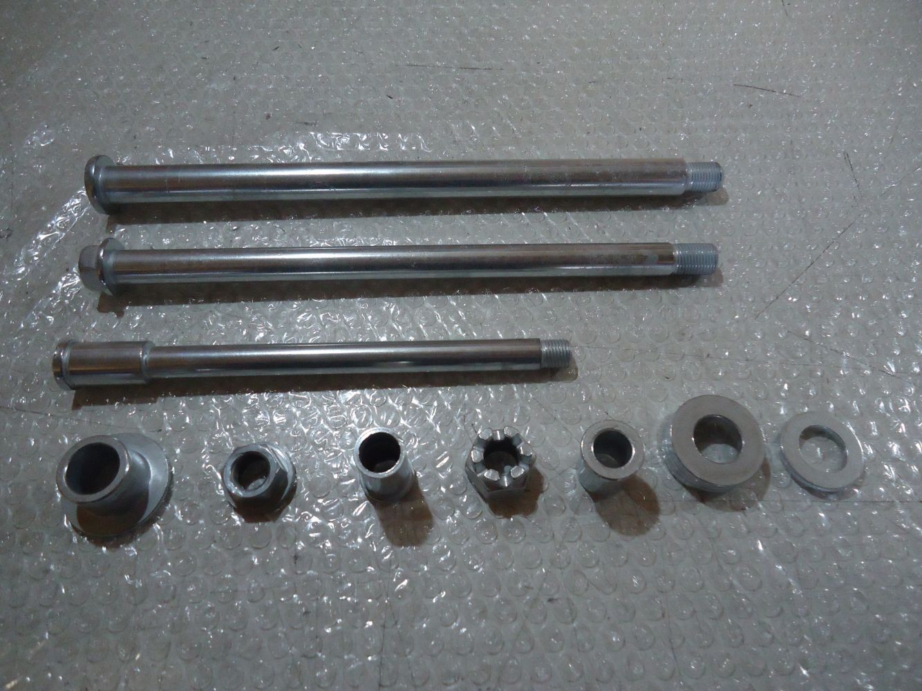 Kawasaki GPX750R Front Rear Wheel Spindle GPX750 Swingarm Spindle Axle