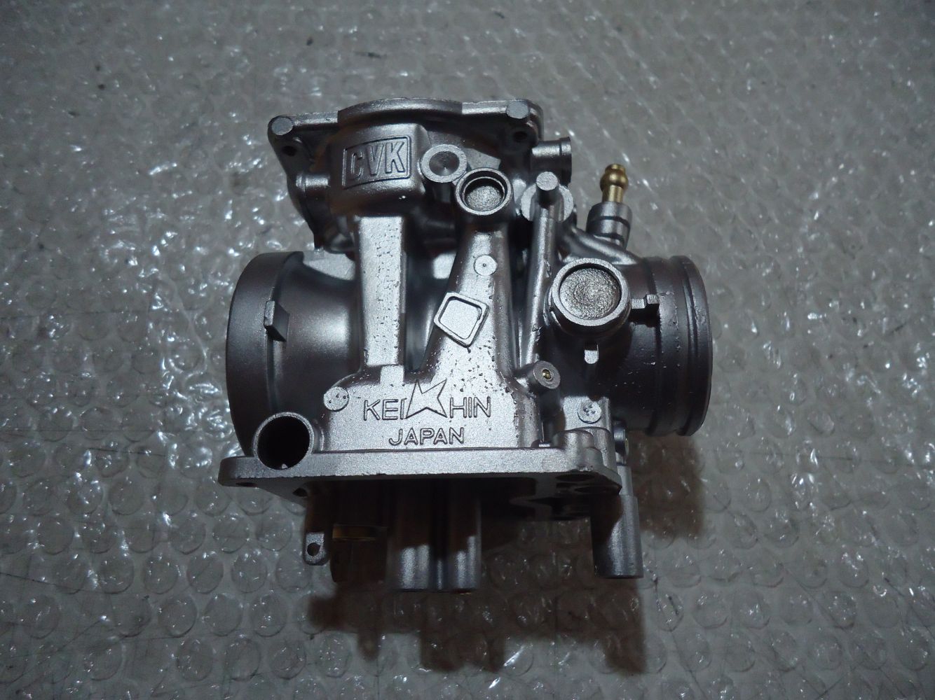 Kawasaki GPZ900R Carb Body 4 GPZ900 Carburettor Carbs