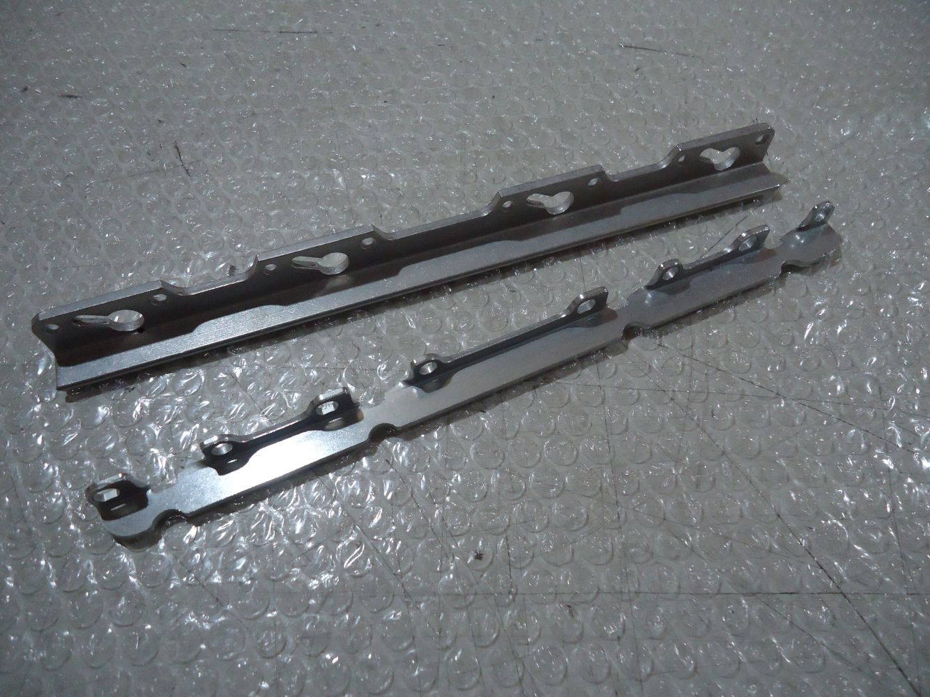 Kawasaki GPX750R Carb Body Joining Rails GPX750 Carburettor