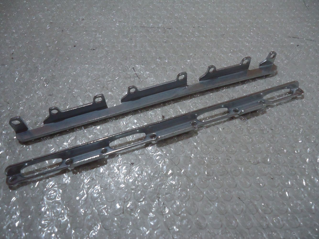 Kawasaki GPZ900R Carb Body Joining Rails GPZ900 Carburettor