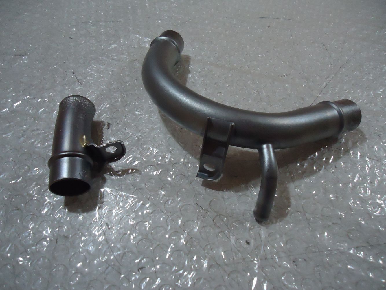 Yamaha FZR1000RU Engine Water Pump Pipe FZR1000