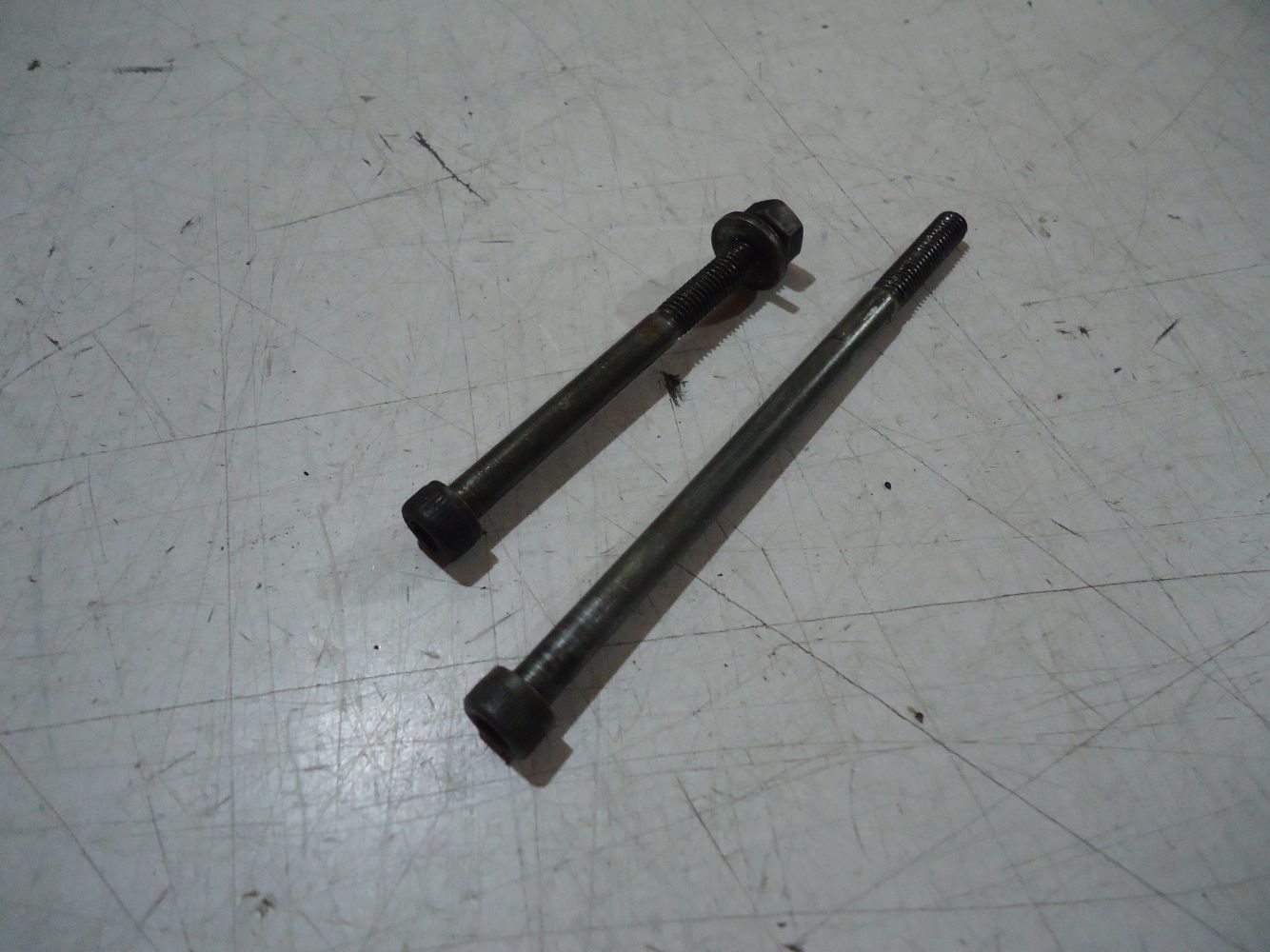 Yamaha YZF1000R Thunderace Fuel Tank Bolts YZF1000