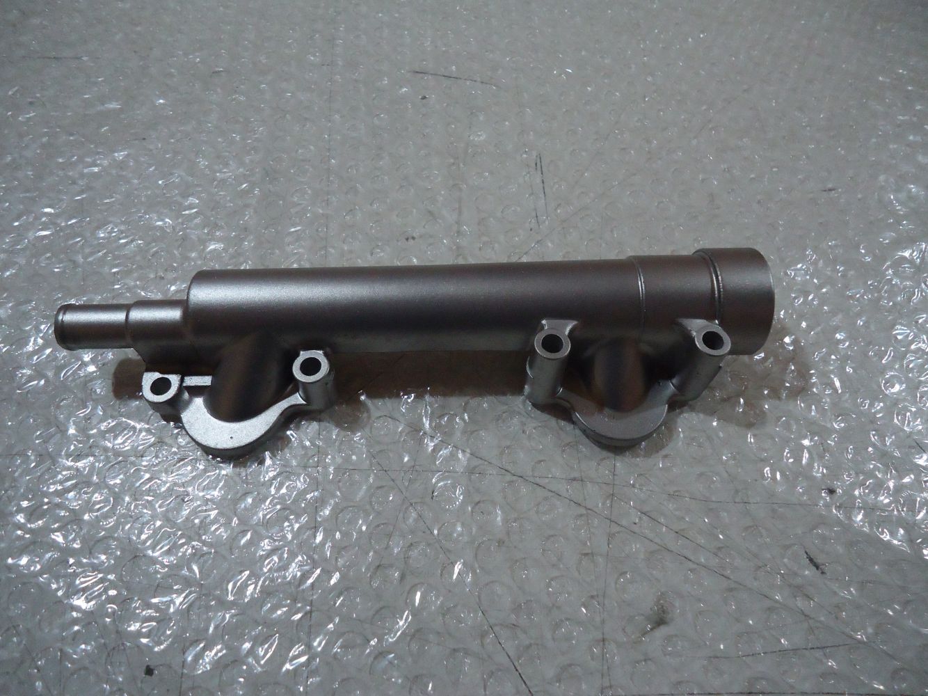 Yamaha YZF750R Engine Cylinder Barrels Water Pipe YZF750