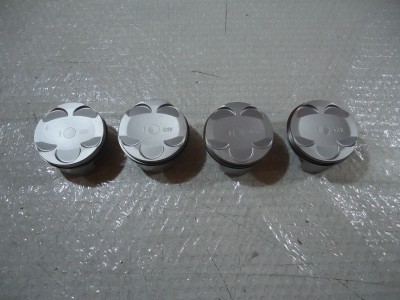 Yamaha R1 Pistons & Rings YZF-R1 Engine Piston