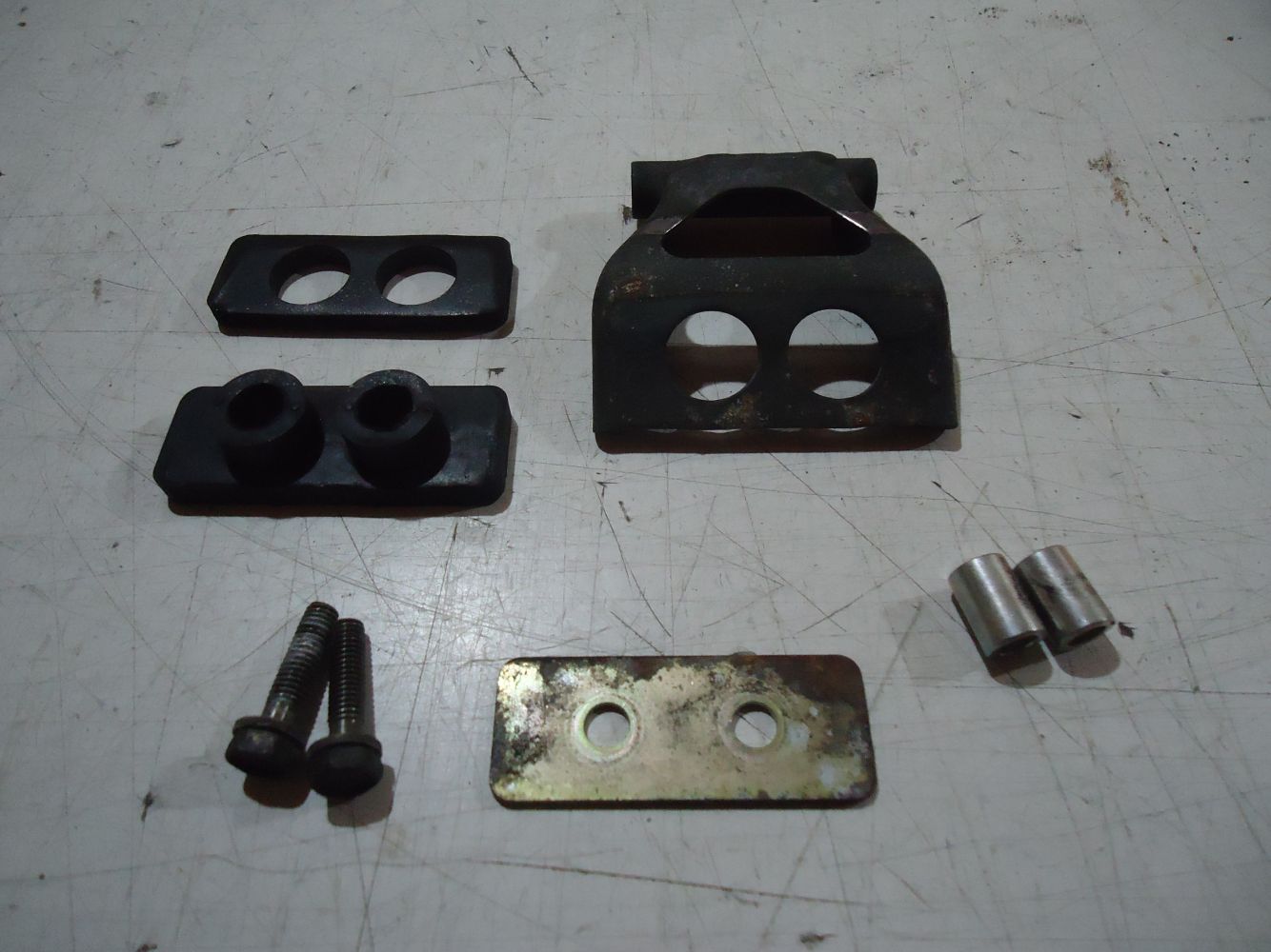 Yamaha YZF1000R Thunderace Fuel Tank Mount Bracket YZF1000