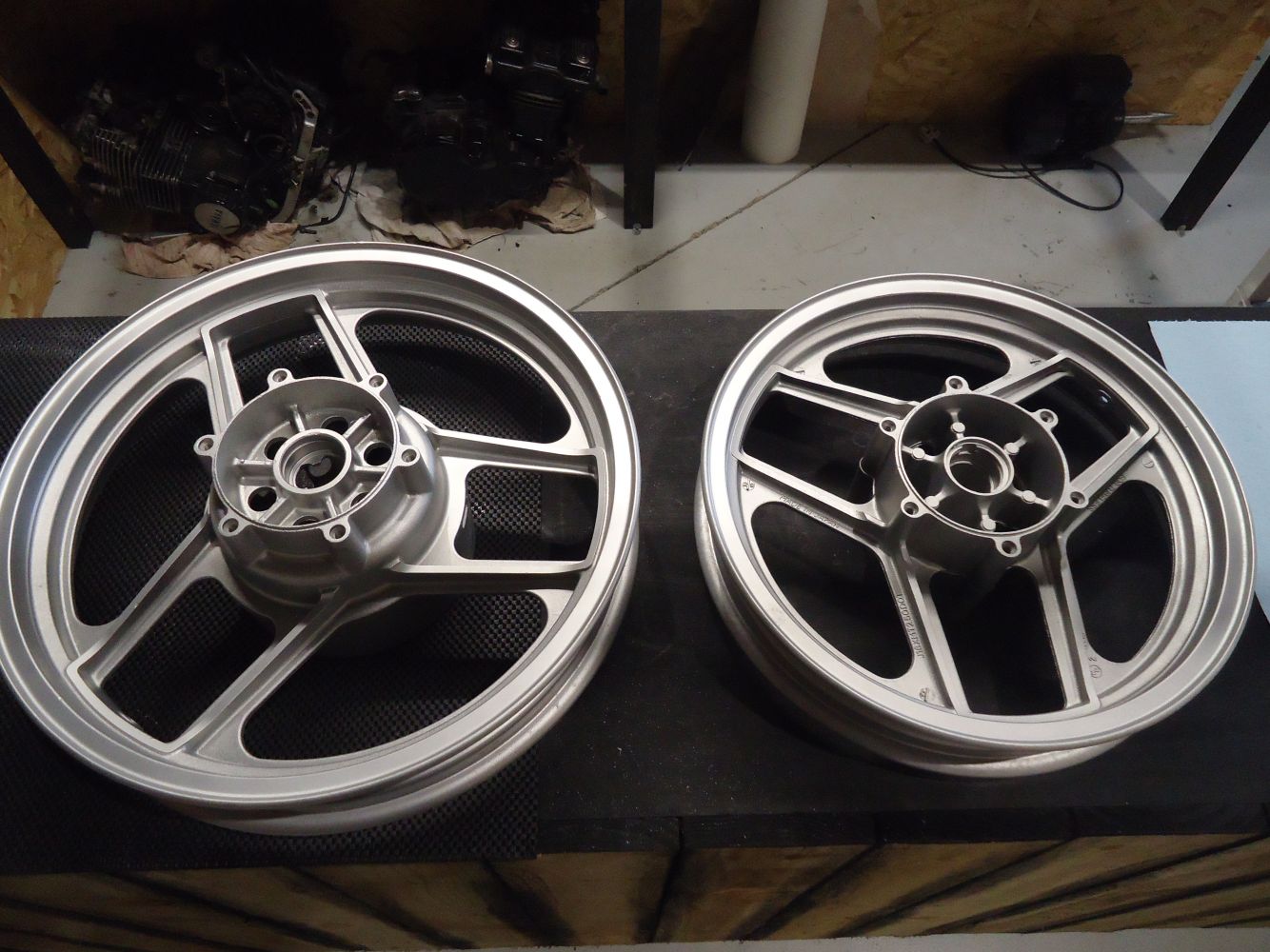 Kawasaki GPZ900R Wheels GPZ900 Front Rear Wheel