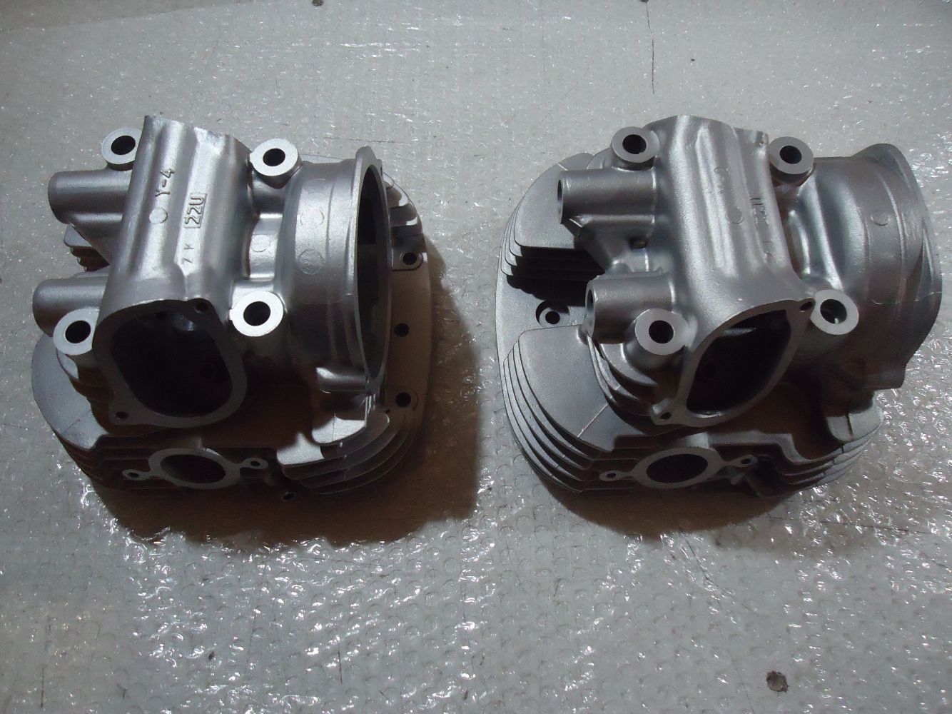 Yamaha XV500 Virago Cylinder Heads XV 500 Engine Head Front & Rear