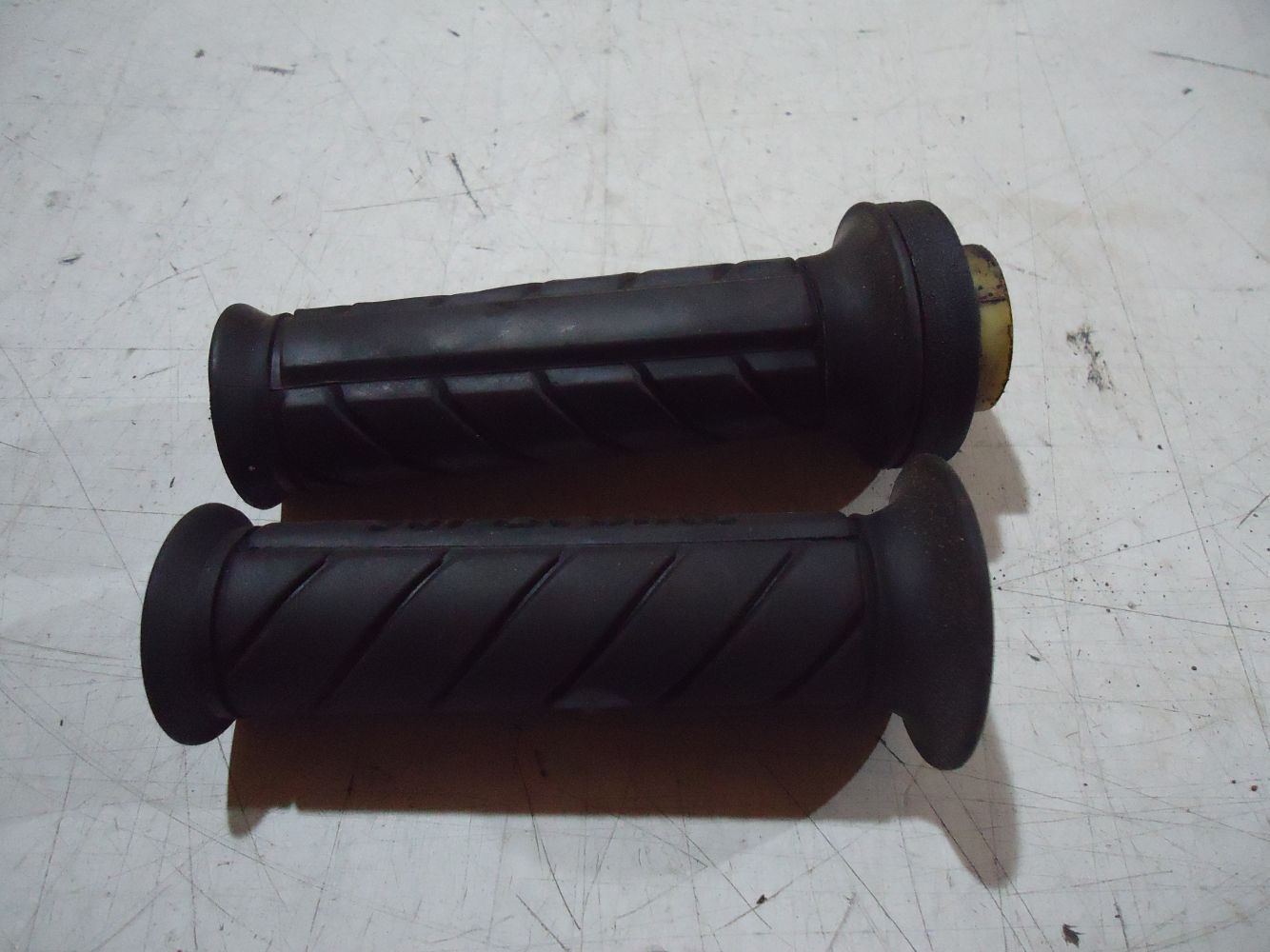Kawasaki GPZ1100A Unitrak Grips GPZ1100 Throttle Sleeve & Grip