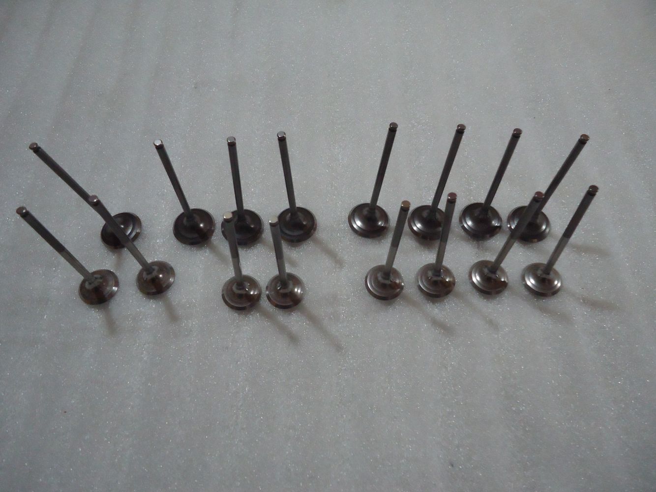 Honda CBR600F Engine Valves CBR600 Inlet Exhaust Valve CB600F Hornet