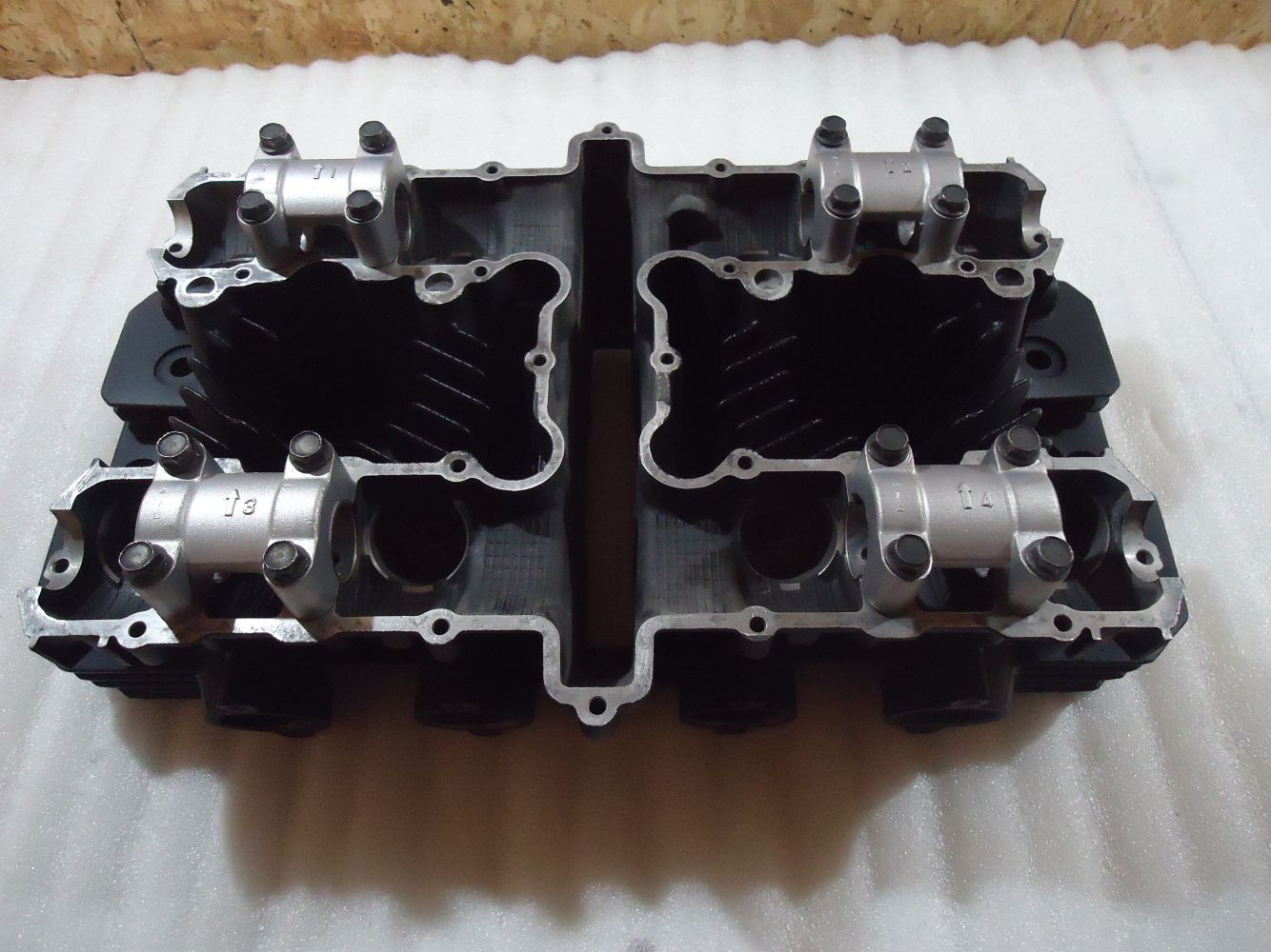 Kawasaki GPZ1100A Unitrak Engine Cylinder Head GPZ1100 