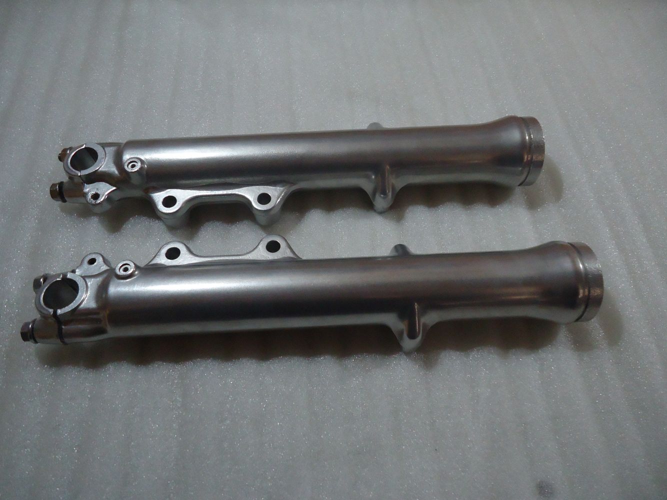 Suzuki GS850G Fork Lowers GS850 Forks