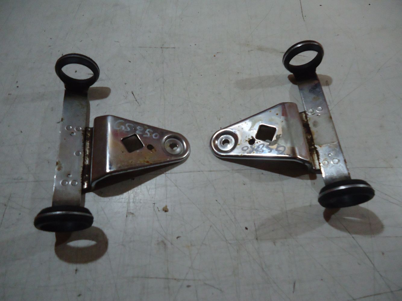 Suzuki GS850G Headlight Brackets GS850