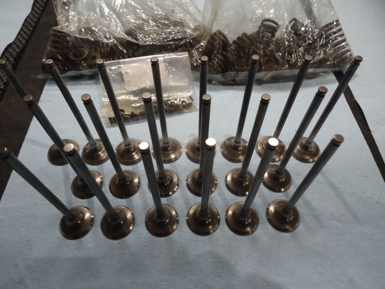 Yamaha YZF1000R Thunderace Engine Valves YZF1000 Inlet Exhaust Valve