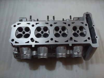 Kawasaki GPZ750R Engine Cylinder Head GPZ750 ZX750G