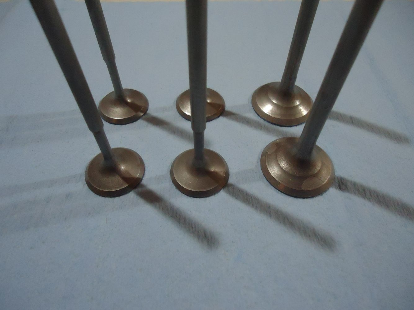 Honda NTV600 Engine Valves NTV650 Inlet Exhaust Valve VT600 XRV650 Africa Twin