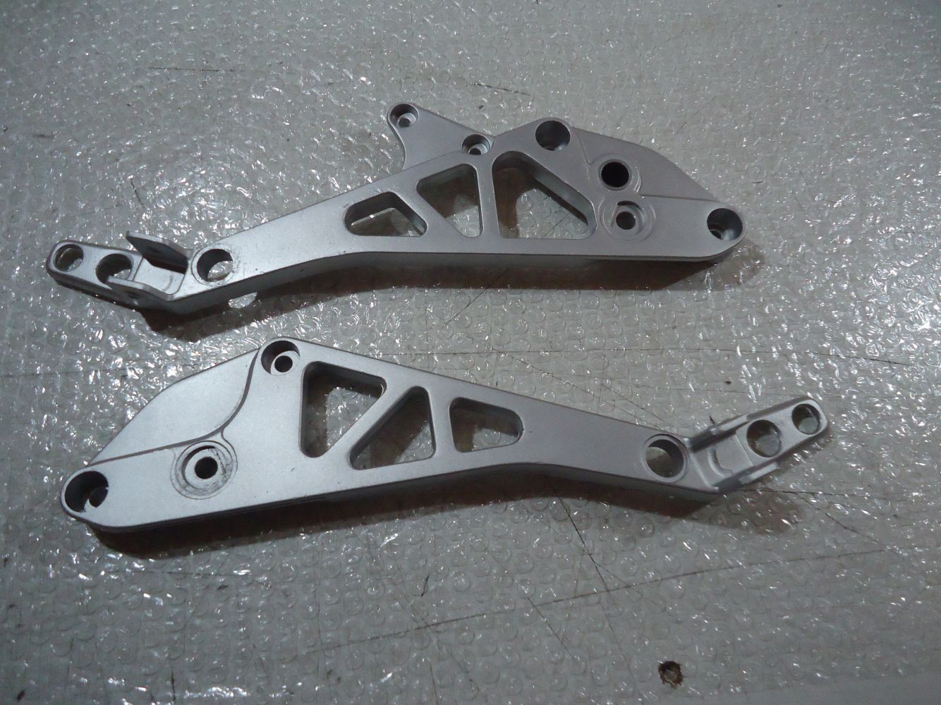 Honda VF400F Footrest Hangers VF400 Footpeg Mount Bracket Hanger