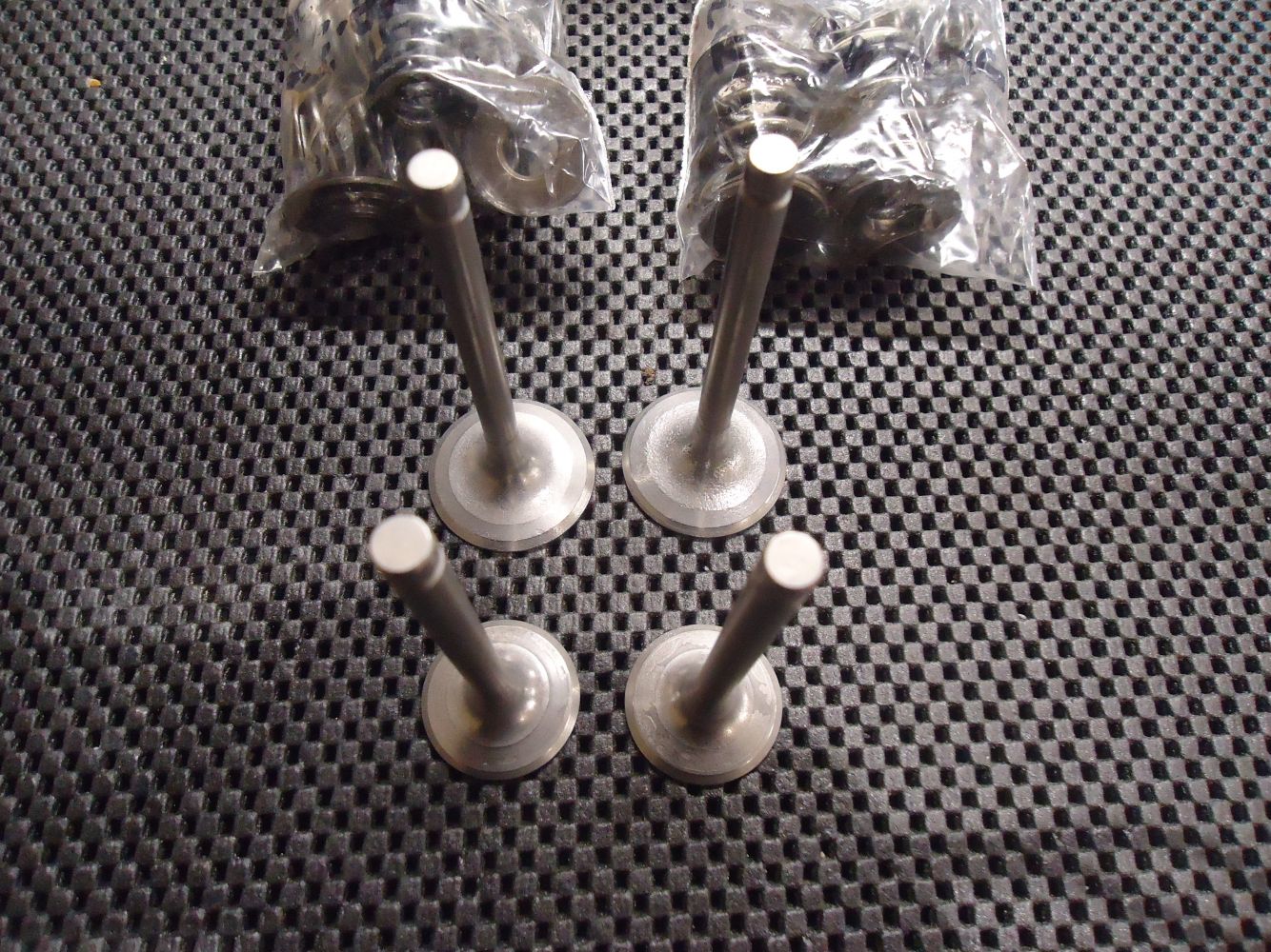 Yamaha XV500 Inlet Exhaust Valve XV 500 Virago Engine Valves