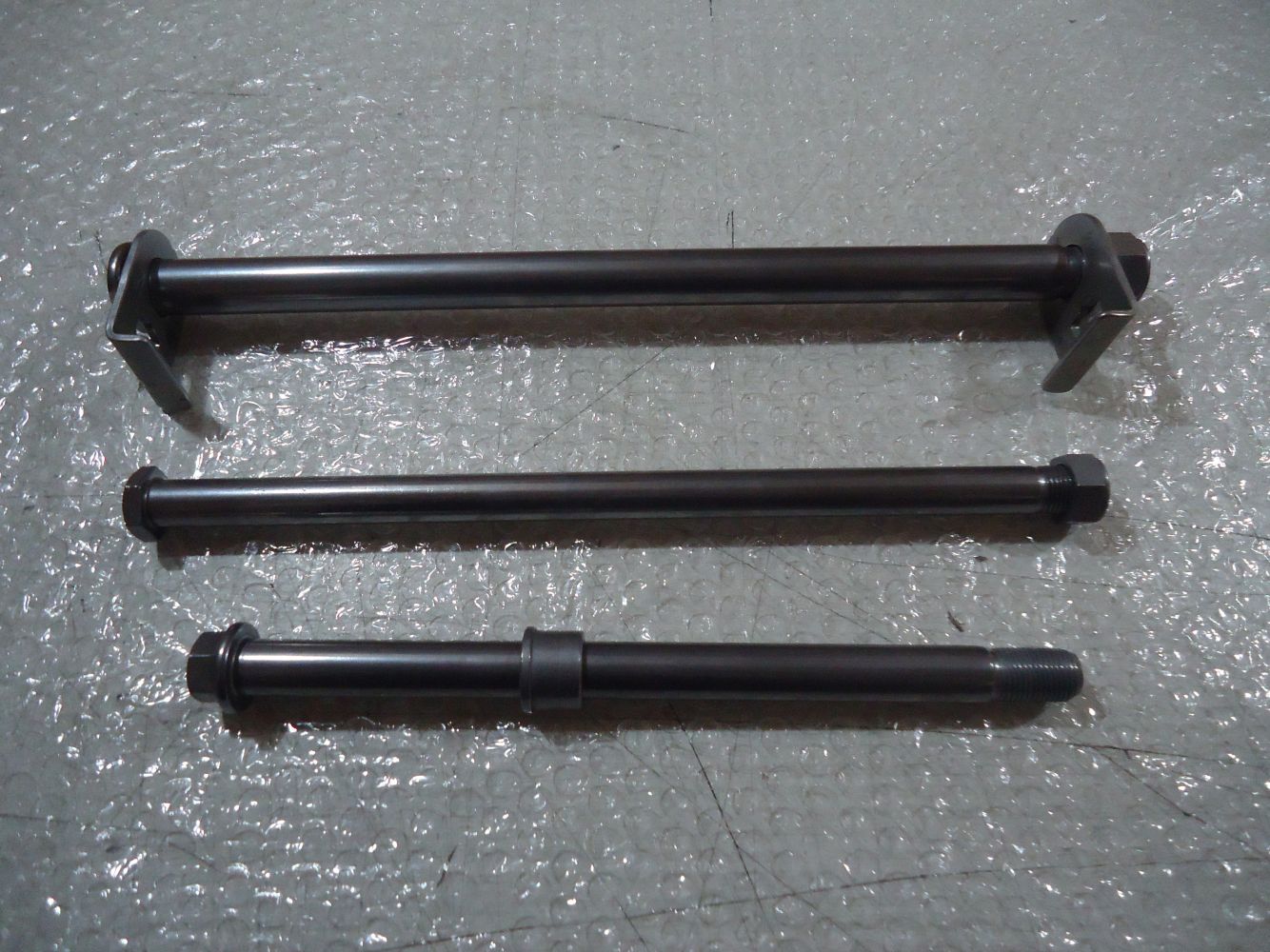 Yamaha YZF600R Thundercat Front Rear Wheel Spindle Axles YZF600 Swingarm Axle Spindles
