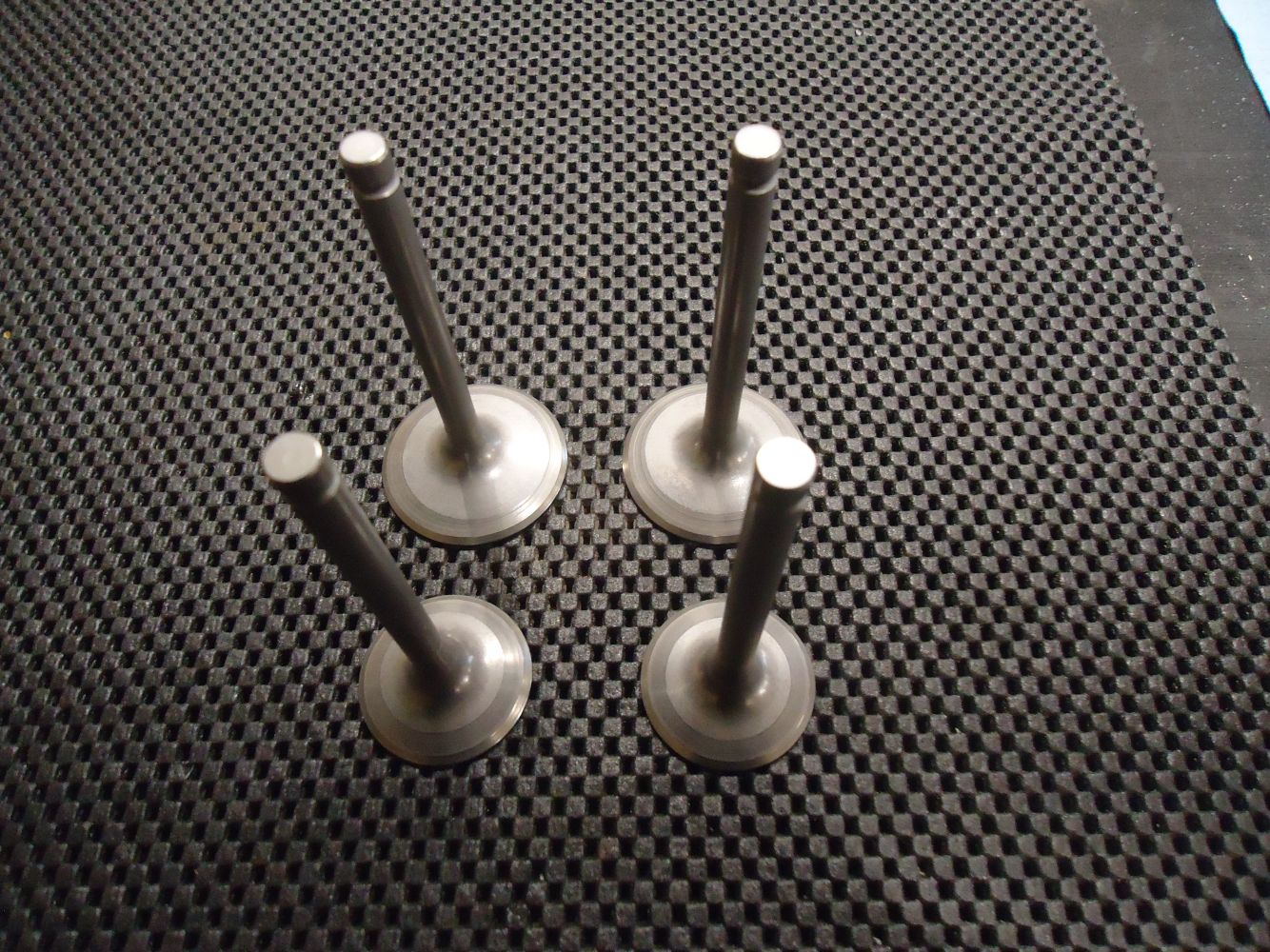 Yamaha XV1000 Virago Inlet Exhaust Valve XV1100 Engine Valves XVS1100 BT1100