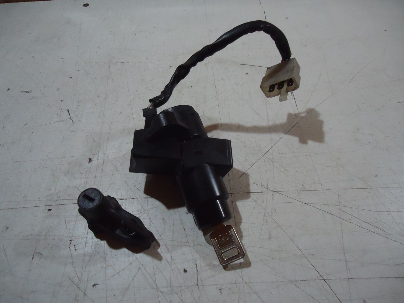 Kawasaki 750 Zephyr Ignition Barrel Switch ZR750 Helmet Lock Set 