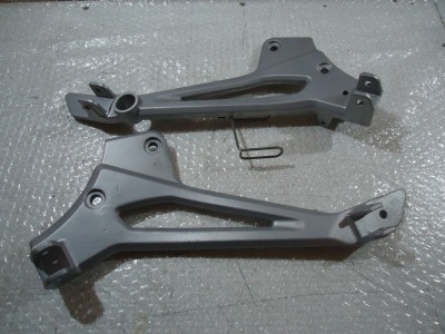 Kawasaki ER500 Footrest Hangers ER 500 Left Right Footpeg Mount Hanger Bracket