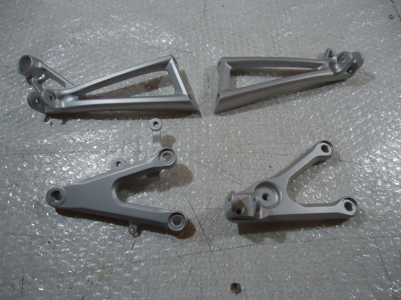 Yamaha YZF-R6 Footrest Hangers R6 Footpeg Mount Brackets Hanger 5SL