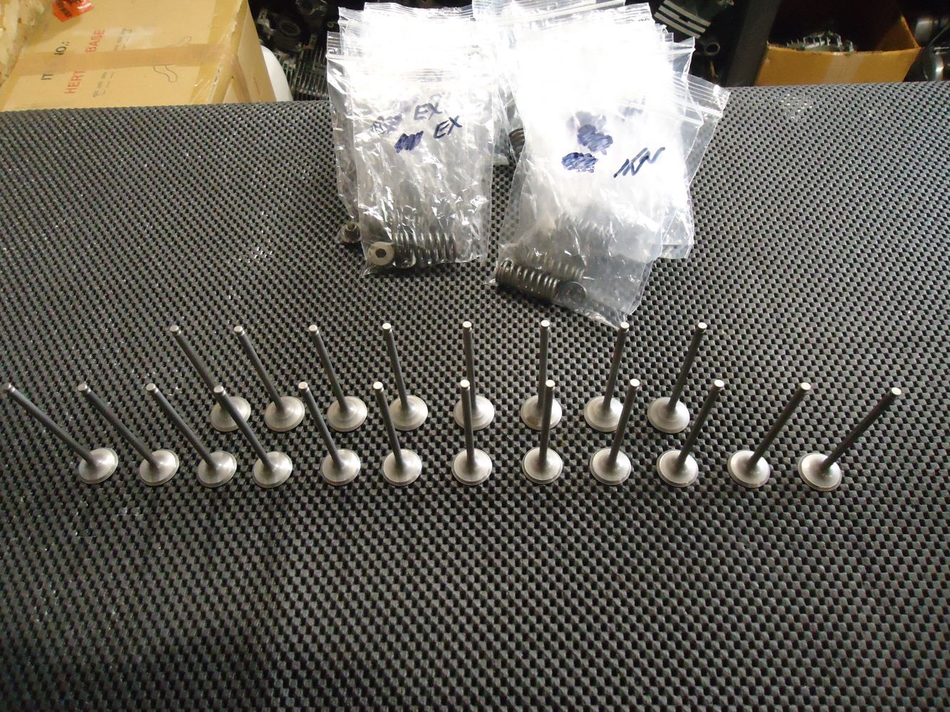 Yamaha FZR1000RU Inlet Exhaust Valve FZR1000 Engine Valves FZR 1000 Exup