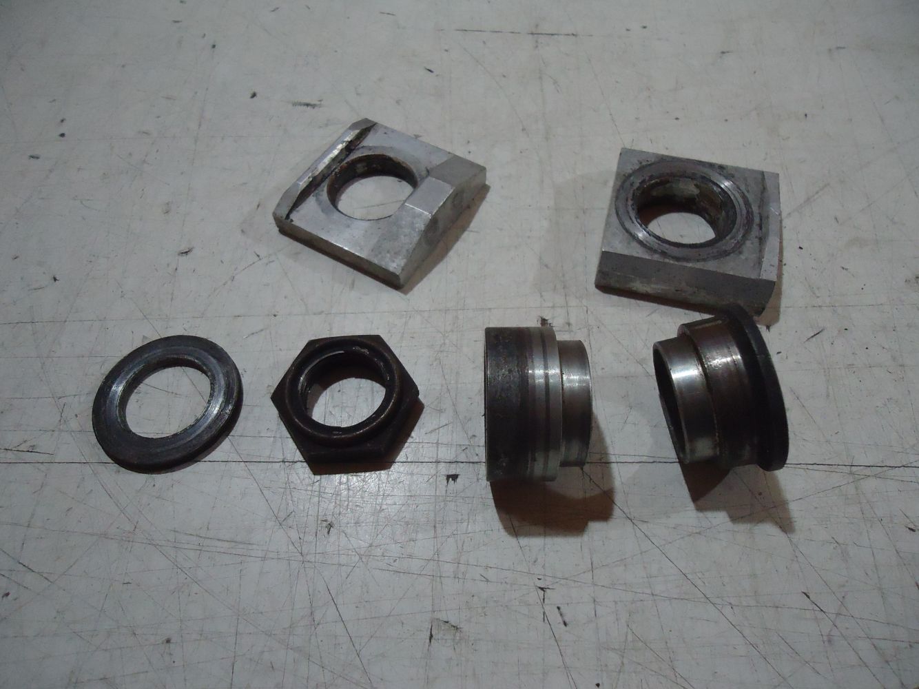 Suzuki GSXR600 SRAD Rear Wheel Spindle Spacers Nut & Blocks GSX-R600