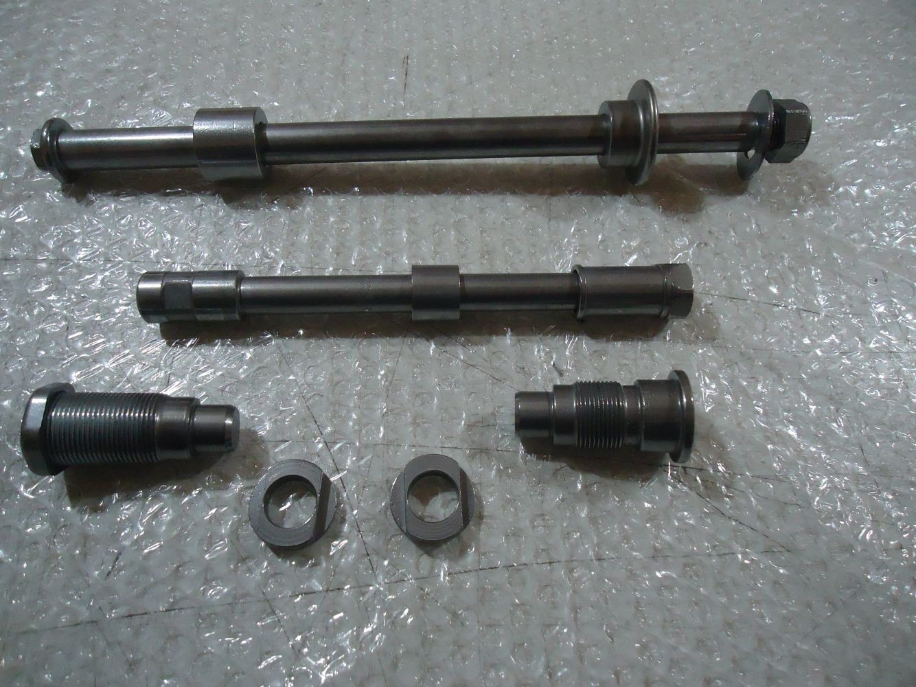 Honda VF500F Front Rear Wheel Spindles VF500 Interceptor Swingarm Axle Bolts Spindle