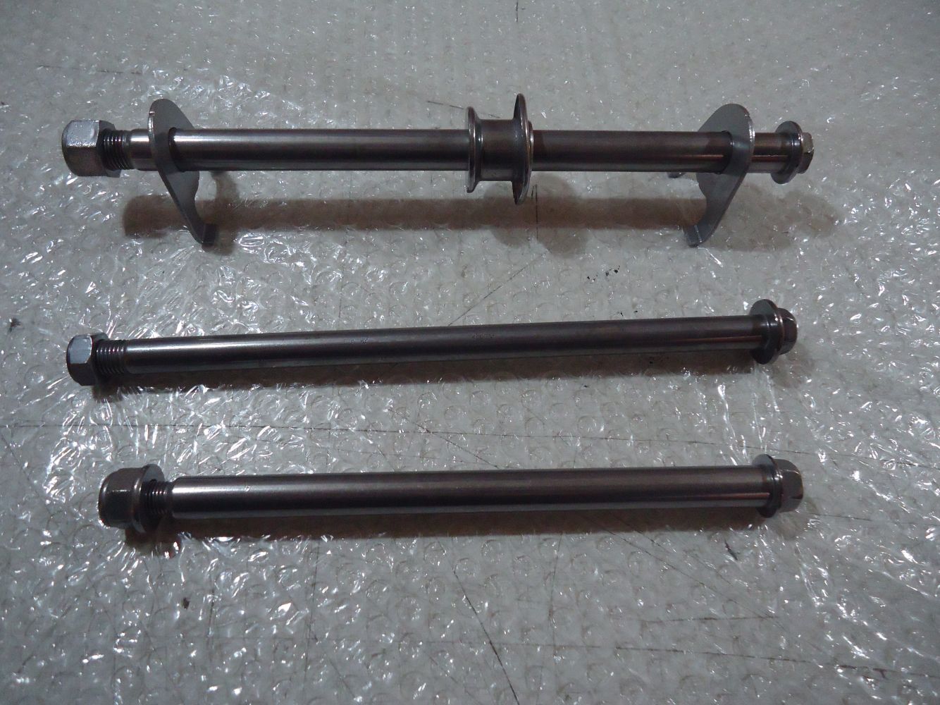 Suzuki GS500E Front Rear Wheel Spindles Axle GS500 Swingarm Bolt Spindle GS 500