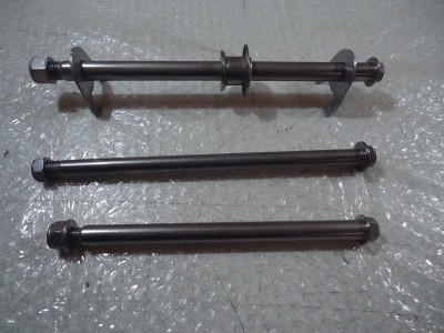 Suzuki GS500E Front Rear Wheel Spindles Axle GS500 Swingarm Bolt Spindle GS 500