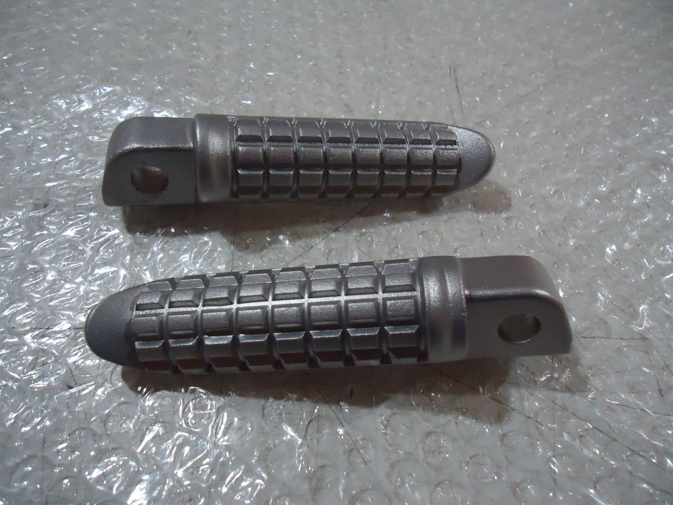 Kawasaki ZZR600 Rear Footrests ZZR 600 Pillion Footpegs ZX-6 Footrest