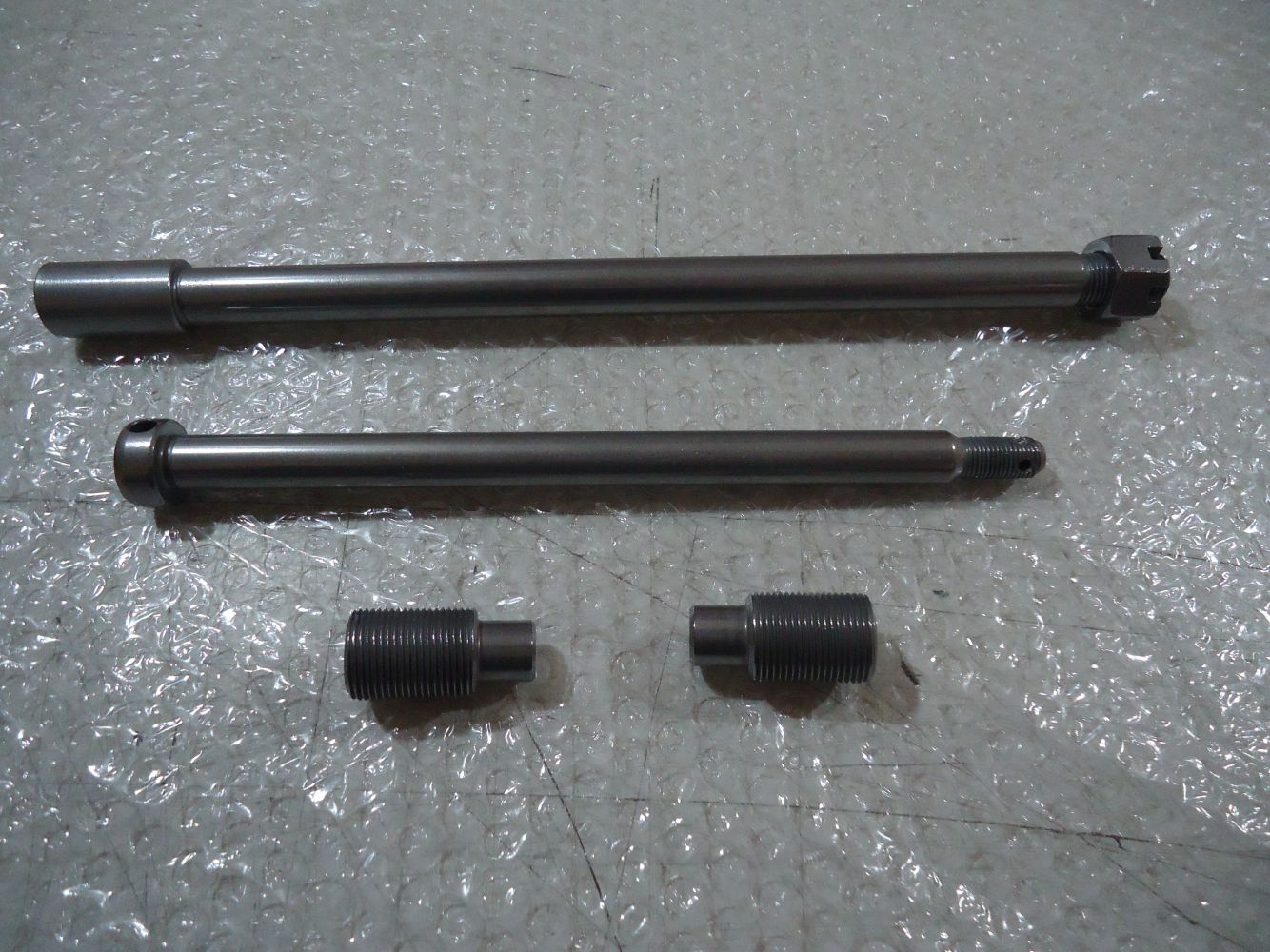 Suzuki GS650G Front Rear Wheel Spindles GS650 Swingarm Axle Bolts GS 650 Spindle