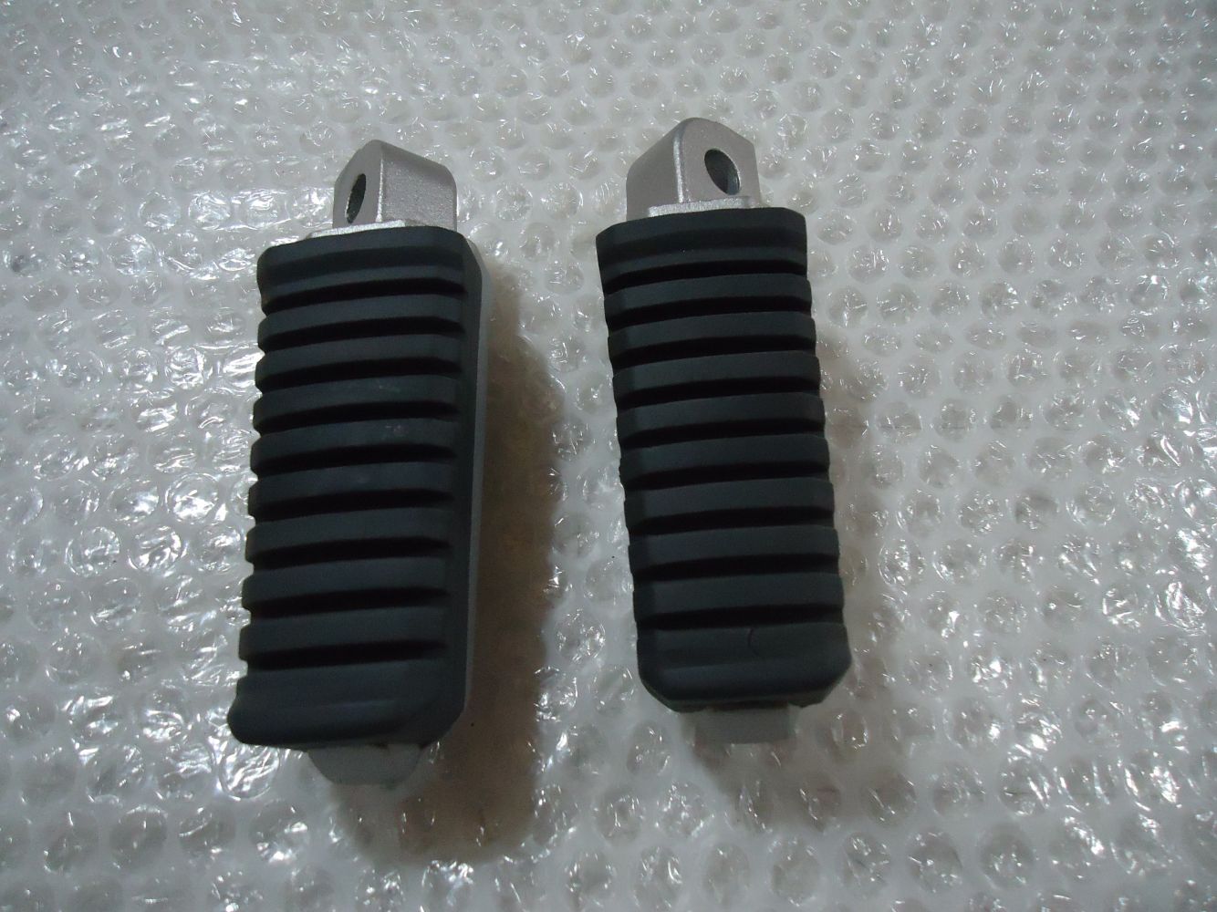 Kawasaki GPZ400R Rear Footrests GPZ400 Pillion Footpegs GPZ 400 Footrest ZX400