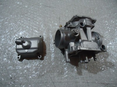 Kawasaki GPZ1000RX Carb Body 2 GPZ1000 Carbs Float Bowl GPZ 1000 Carburettor ZXT00A