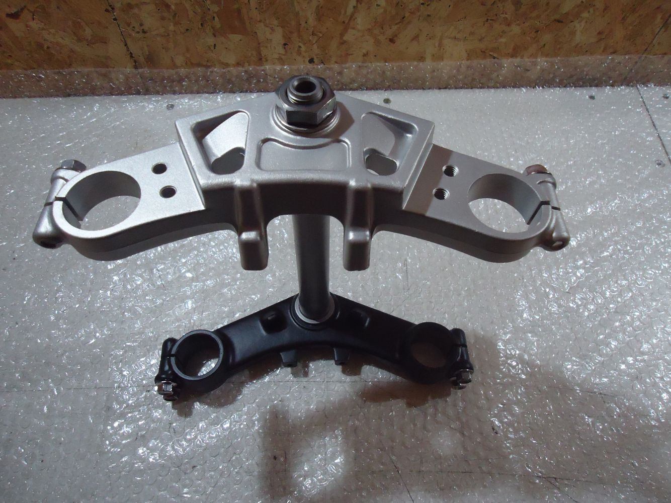 Kawasaki GPZ600R Fork Yokes GPZ600 Top Bottom Yoke GPZ 600 ZX600