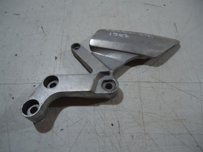 Yamaha FZR400 L-H Front Footrest Hanger FZR 400 Riders Footpeg Mount 2TK