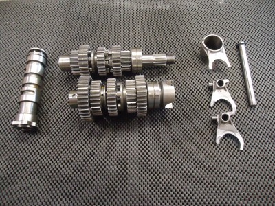 Kawasaki GT750 Engine Gearbox GT750P Gears