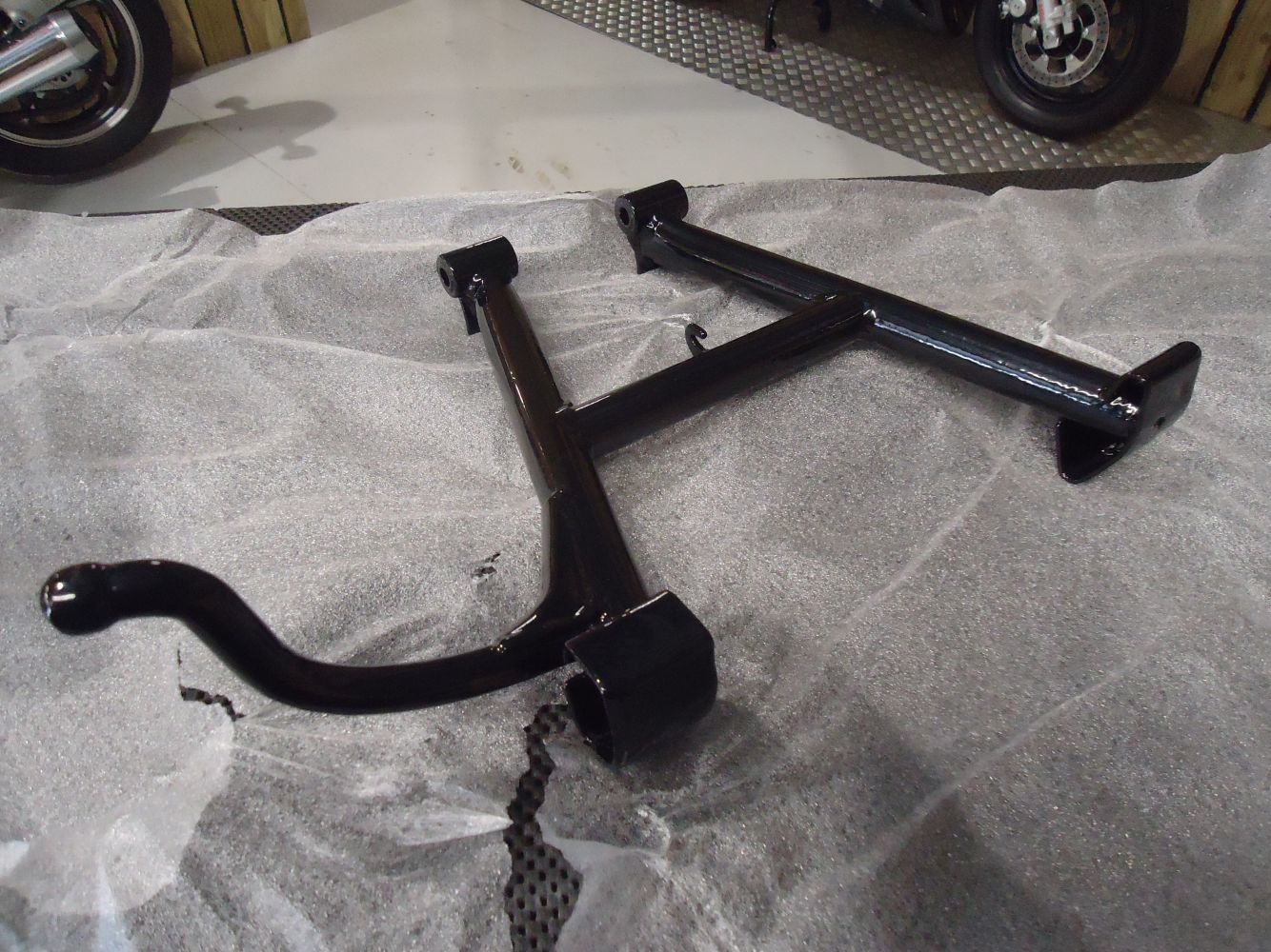 Suzuki GS550E Centre Stand GS550
