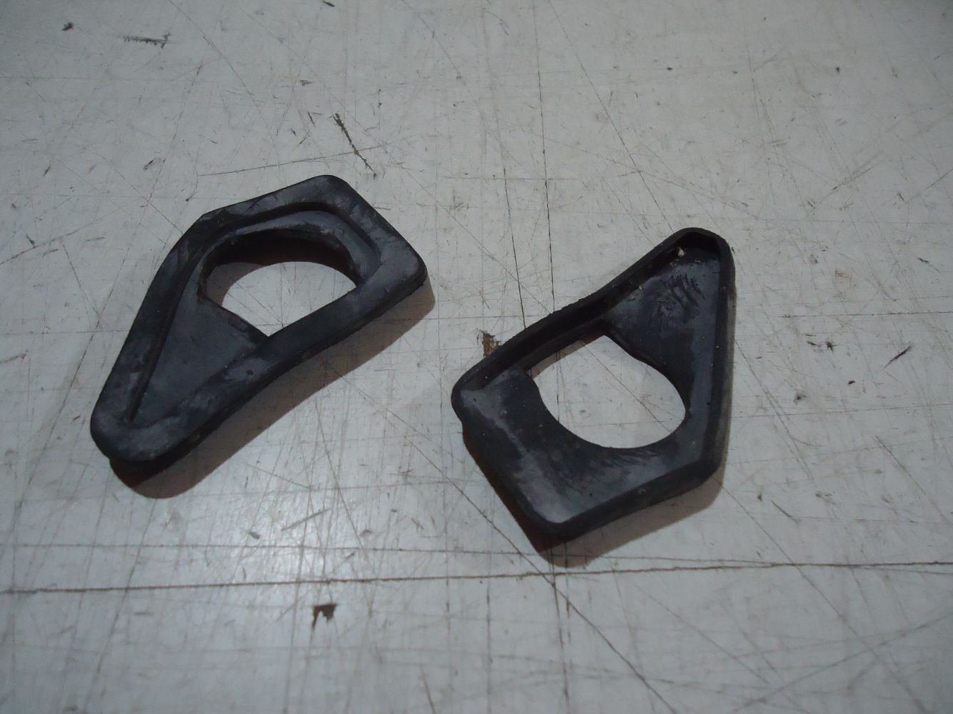 Kawasaki GPZ900R Grab Rail Rubbers GPZ900 ZX900A