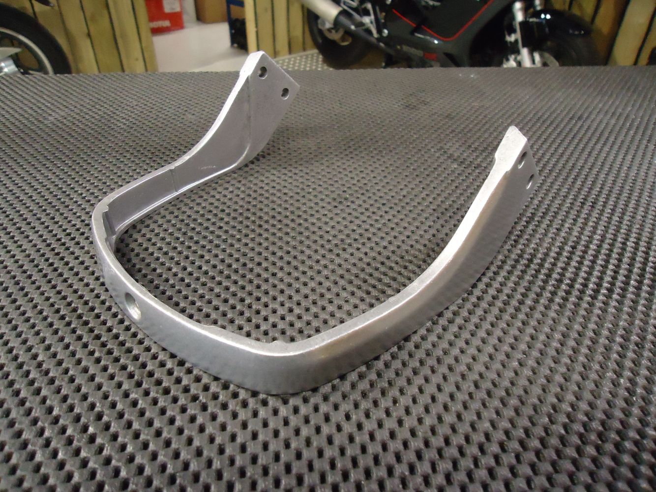 Kawasaki GPZ900R Fender Mudguard Fork Brace ZX900A GPZ900 GPZ750R