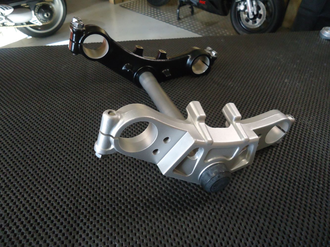 Kawasaki GPZ600R Fork Yokes GPZ600 Top Bottom Yoke ZX600