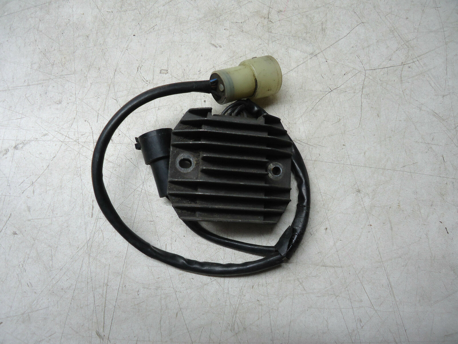 KAWASAKI ZZR600 REGULATOR RECTIFIER 