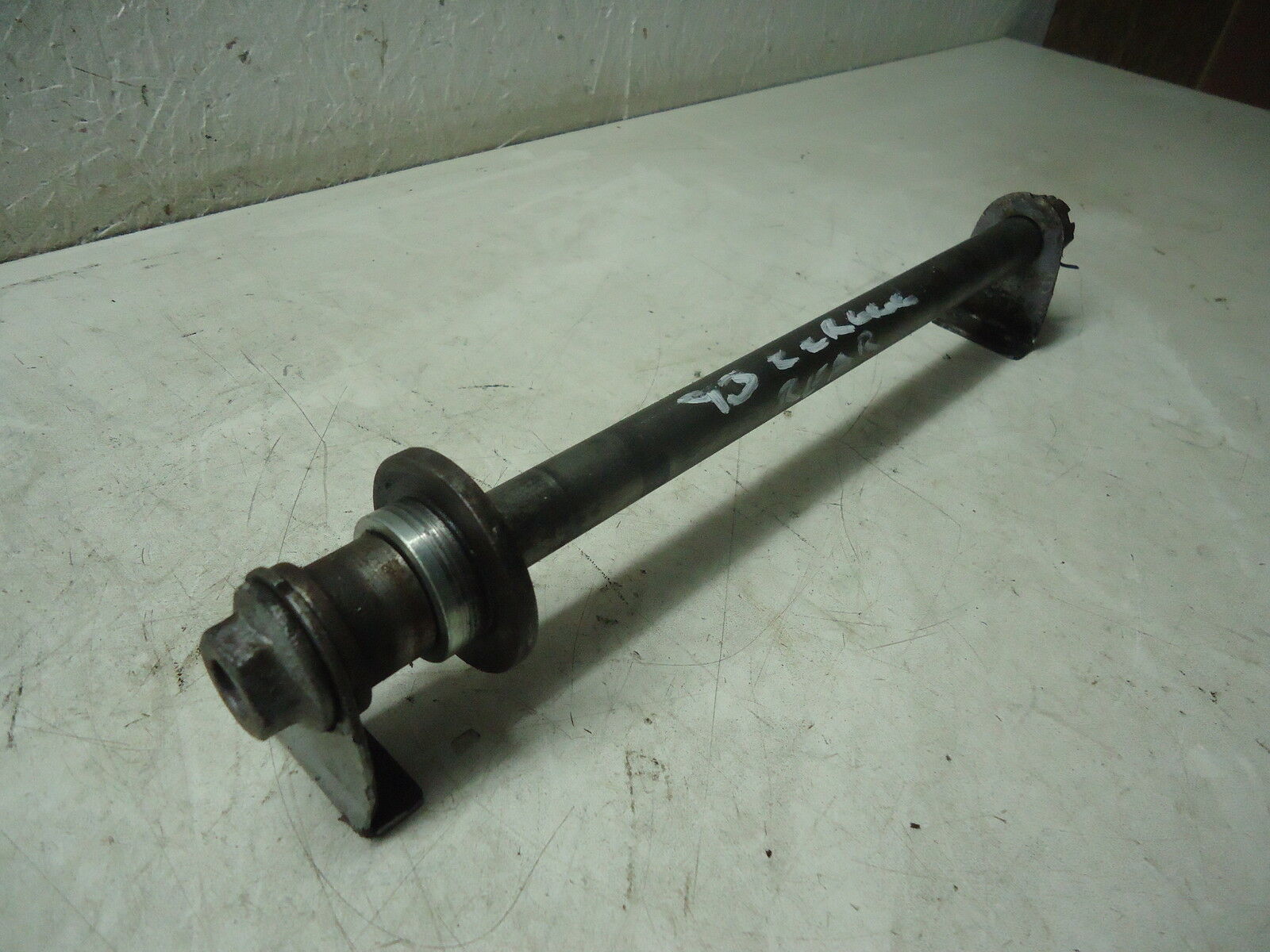 Kawasaki ZZR600 Rear Wheel Spindle Axle