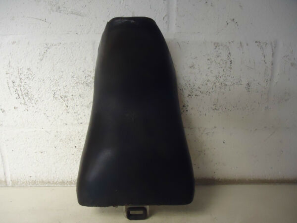 YAMAHA FZR600 FRONT SEAT 1991 FZR600 RIDERS SEAT