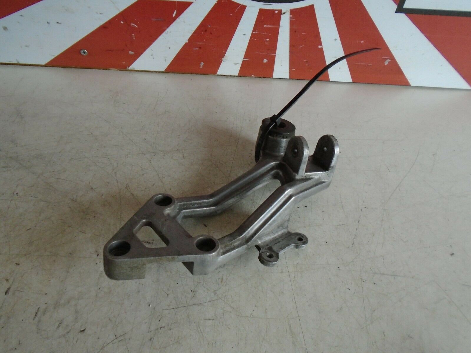 Kawasaki GPX750R RH Rear Footrest Hanger GPX750 Footpeg Hanger